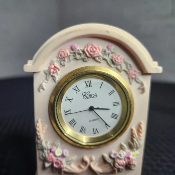 Miniature Desk/Mantle Clock Quartz Circa Collection - Picture 6 of 8